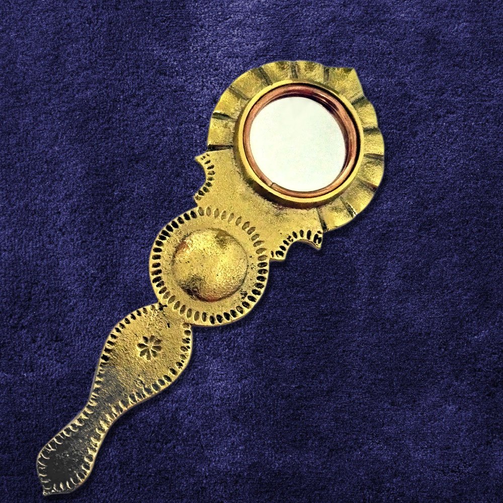 Aranmula Kannadi 1 Inch Metal Mirror with Handle for Souvenir Gifting and Home Decor thumbnail 2